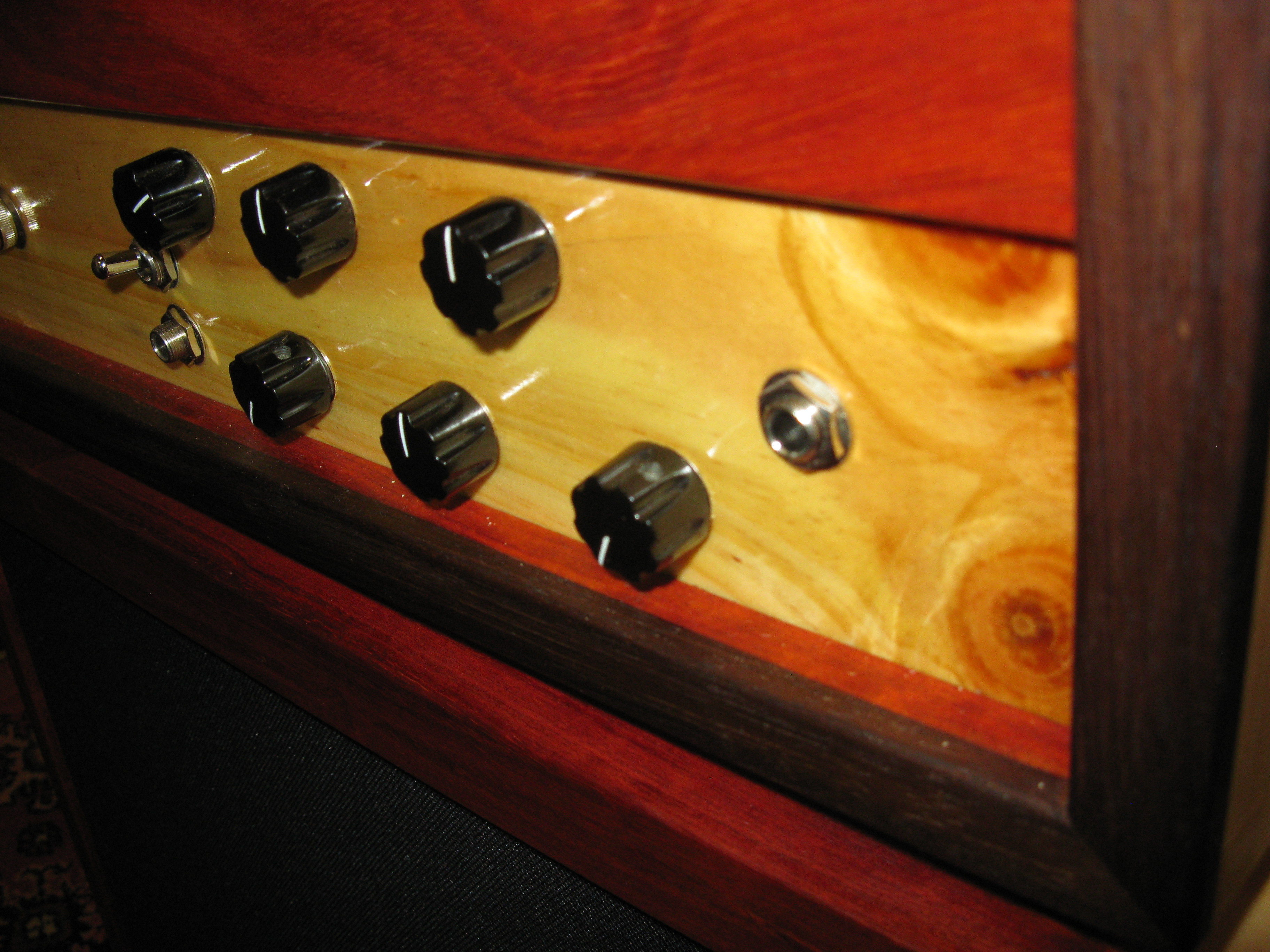 THT Amp front